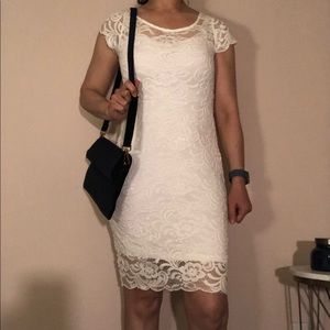 White lace stretch dress
